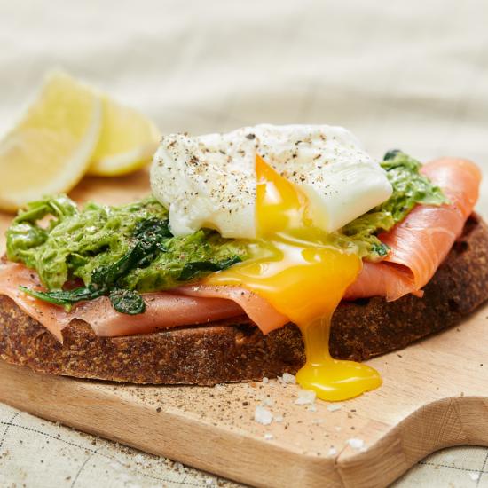 Laksemad med tangsalat